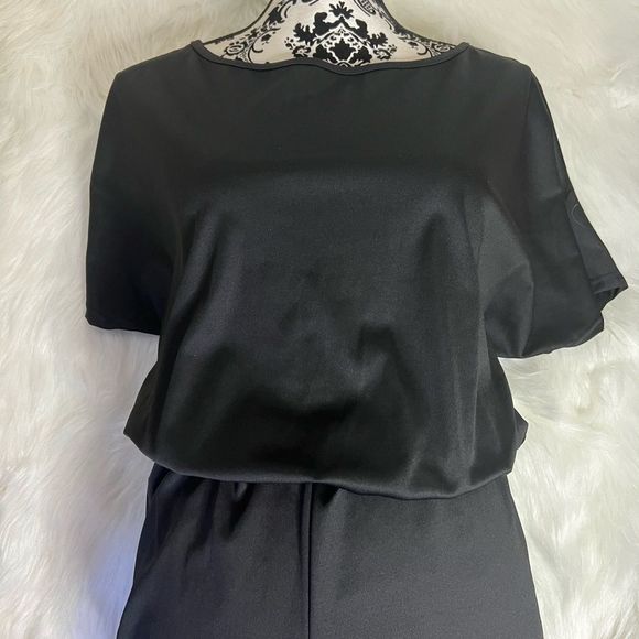 NWOT Short Sleeve Jumpsuit - Picture 4 of 11